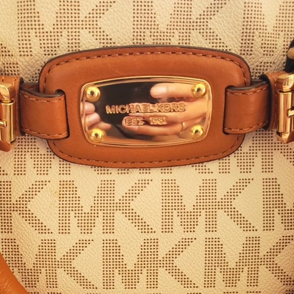 ❌SOLD❌Michael Kors large Hamilton white monogram - Picture 2 of 6